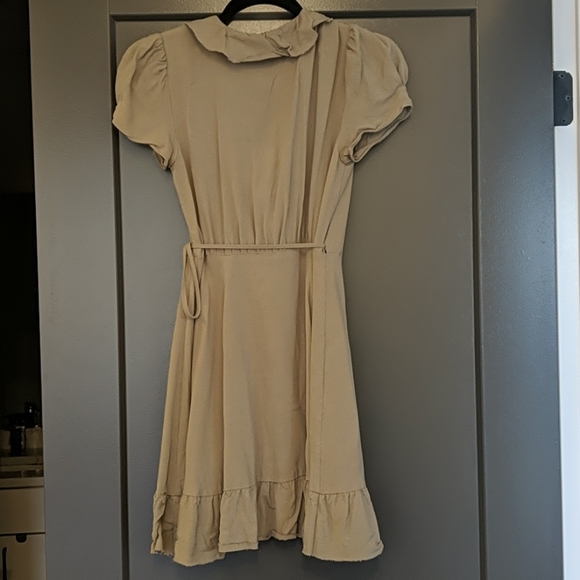 Aritzia Sunday best ruffle wrap dress - Picture 8 of 8
